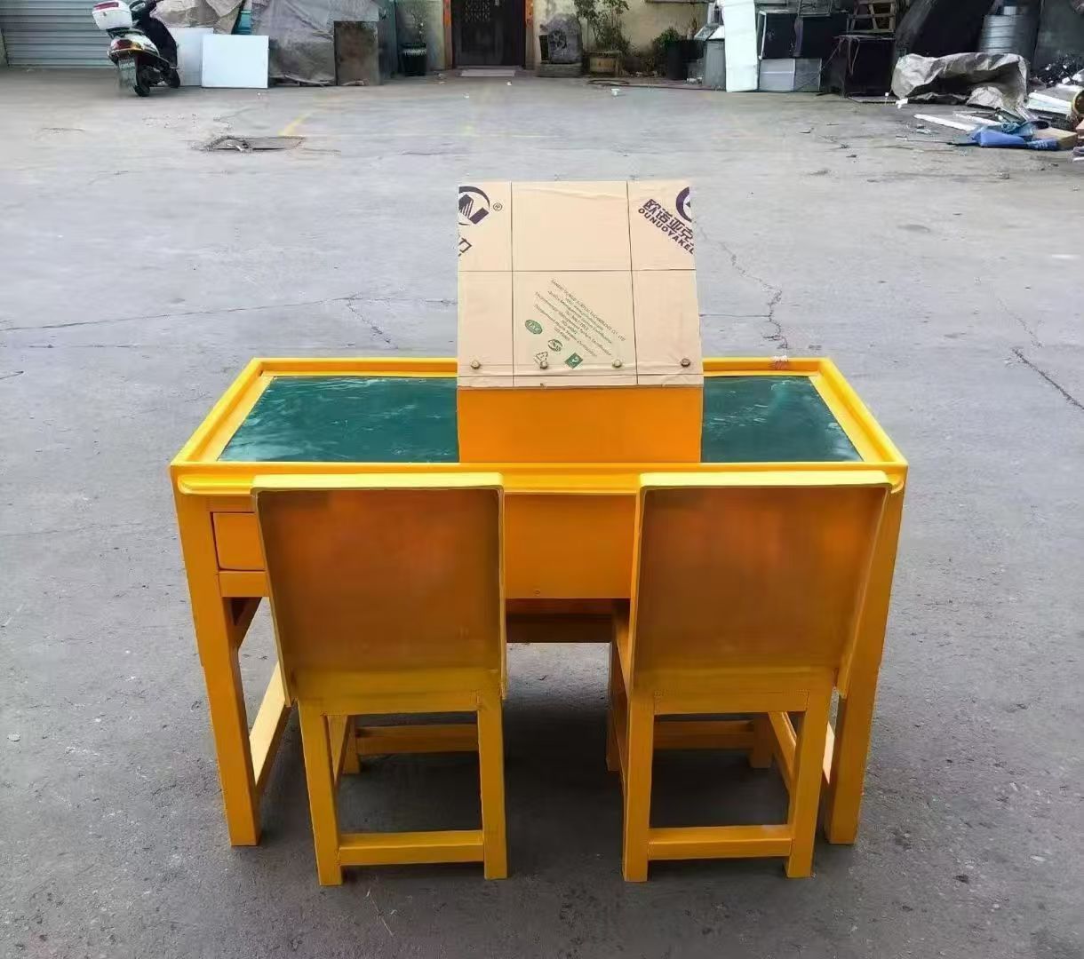 即墨防静电导通桌井下煤矿火工品发放桌：危险品流转的安全守护者